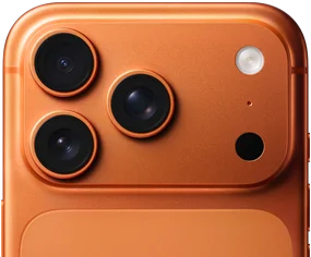 iPhone 17 Pro, naranja cósmico, vista parcial de la parte posterior, sistema de cámaras Pro en la esquina superior izquierda, 3 lentes, micrófono, flash